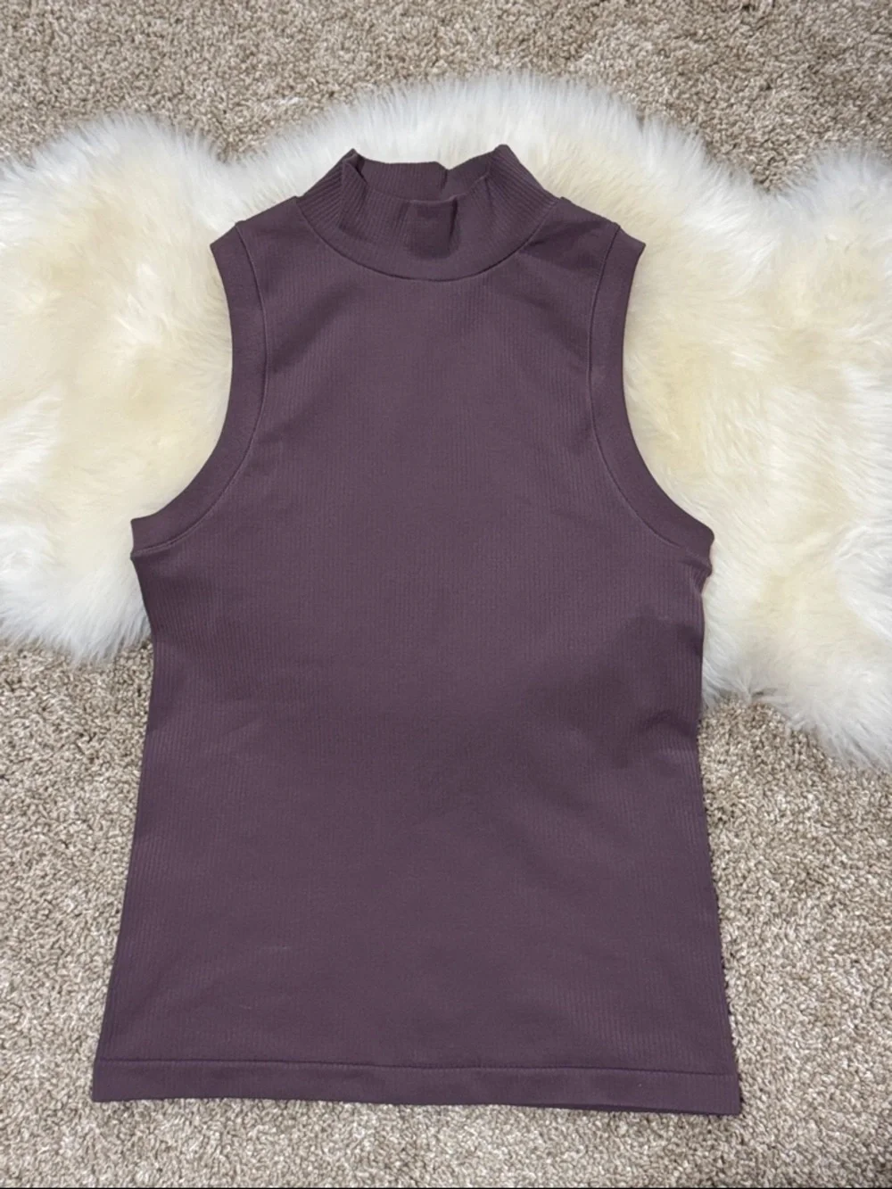 NWOT Athleta Renew Purple Plum Seemless Sleeveless Mock Neck Ribbed Tank Size S - Picture 1 of 5